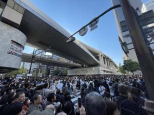 人、人、人。それは大勢の大阪のプロ野球ファン！